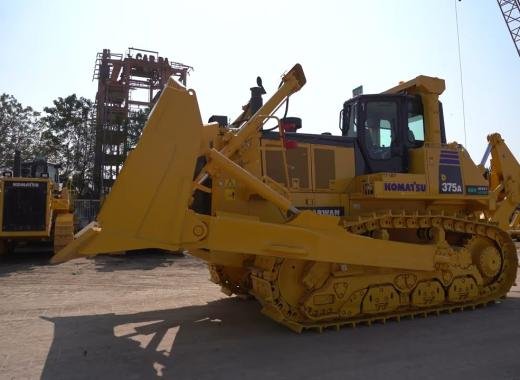 Large Dozers, 70 ton