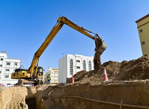 Large Excavators, 40 ton, Long Boom 17-meters