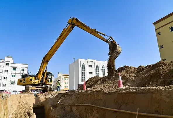 Large Excavators, 40 ton, Long Boom 17-meters
