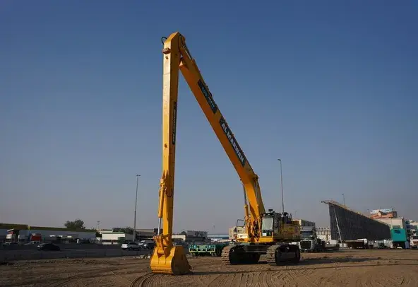 Large Excavators, 85 ton, Long Boom 21-26 meters