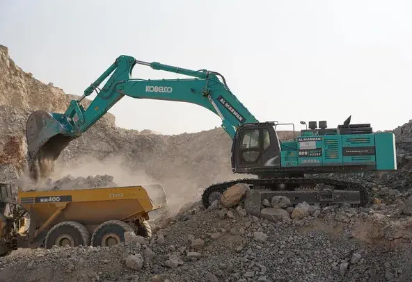 Large Excavators, 85 ton, Standard Boom