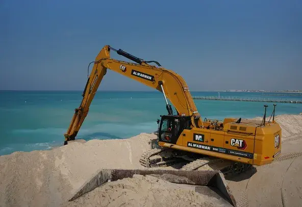 Large Excavators, 95 ton, Long Boom 17-26 meters
