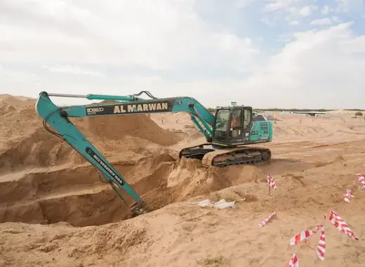 Medium Excavators, 22 ton, Long Boom 14-meters