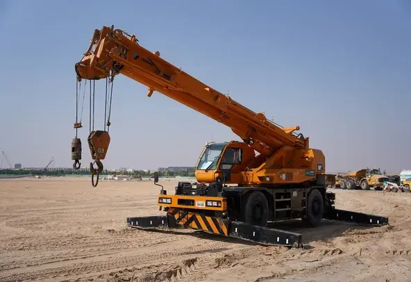 Mobile Cranes, 25 ton